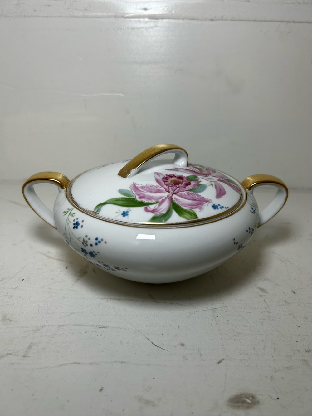 Noritake covered Sugar Bowl with gold floral Print 5211 Dolores Vintage China